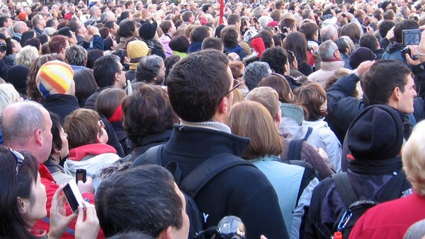 Nem todo mundo conta: a ciência da incerteza mostra que bilhões de seres humanos ainda vivem sem existir oficialmente para os governos por Banco de imagem