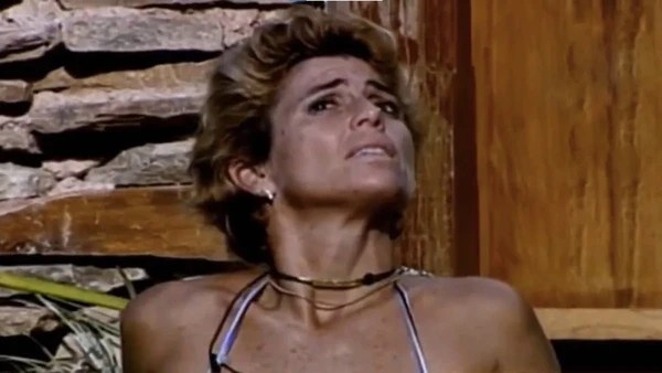 No BBB 2, Cida 'ouve' uma voz misteriosa pouco antes de descobrir morte da irmã