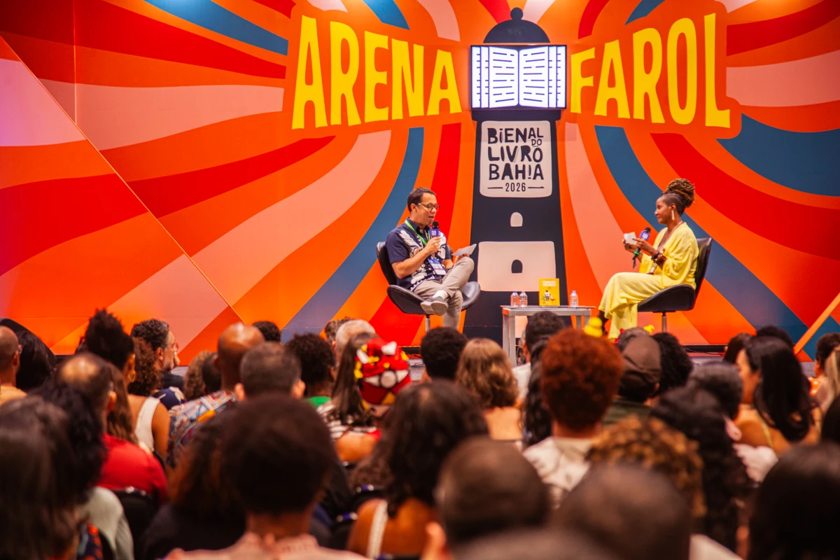 Penúltimo dia da Bienal do Livro, em Salvador por Sora Maia