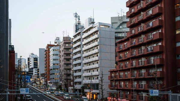 Tecnologia anti-sísmica: a ciência que transforma grandes edifícios em estruturas resilientes por Banco de imagem