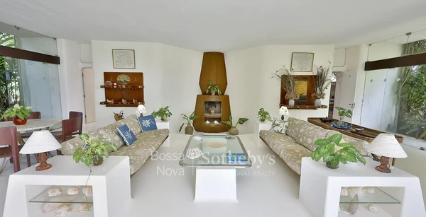 Ilha dos Porcos Grandes por Divulgação