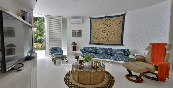 Ilha dos Porcos Grandes por Divulgação