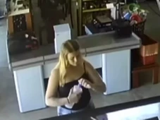 Imagem - Jovem de 18 anos é presa após atear fogo em atendente por ciúmes; vítima morreu