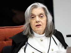 Imagem - Cármen Lúcia vota para condenar Eduardo Bolsonaro por difamação