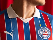 Imagem - Bahia lança nova camisa 2 para 2026 com gola polo e homenagem aos 95 anos; veja fotos