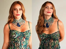 Imagem - Samba, declaração de amor e vestido sexy: como foi o festão de 44 anos de Paolla Oliveira