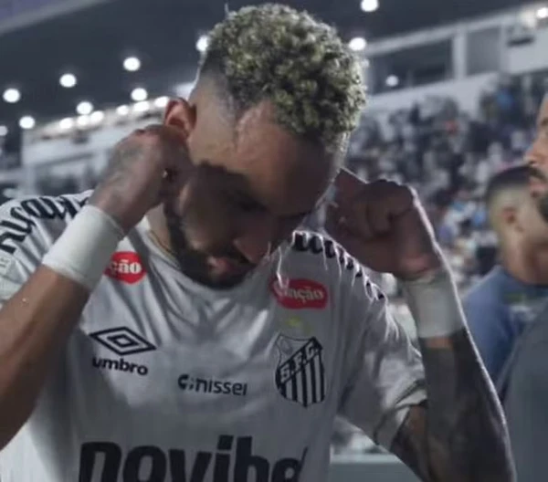 Galvão Bueno detona resposta de Neymar sobre provocação à torcida com coçada de orelha