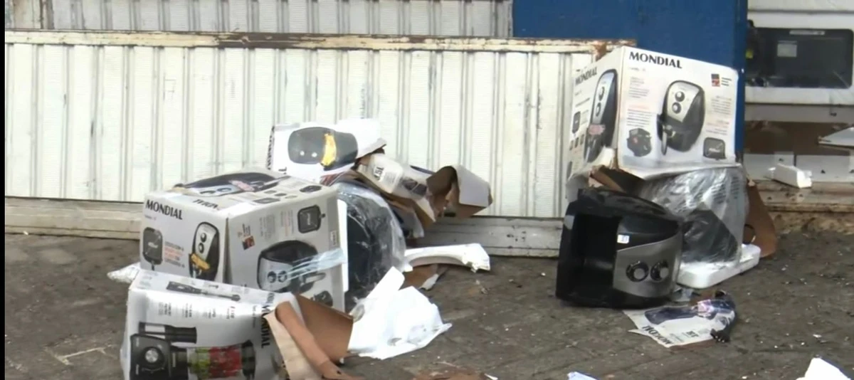 Incêndio durou toda madrugada por Reprodução/TV Bahia