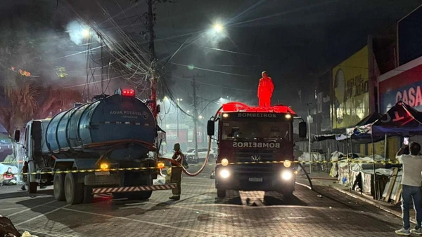 Incêndio em loja da Casas Bahia de Feira por Reprodução/Acorda Cidade