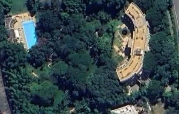 Mansão é uma das maiores do mundo por Reprodução | Google