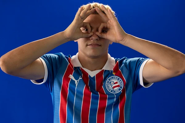 Nova camisa tricolor do Bahia por Divulgação