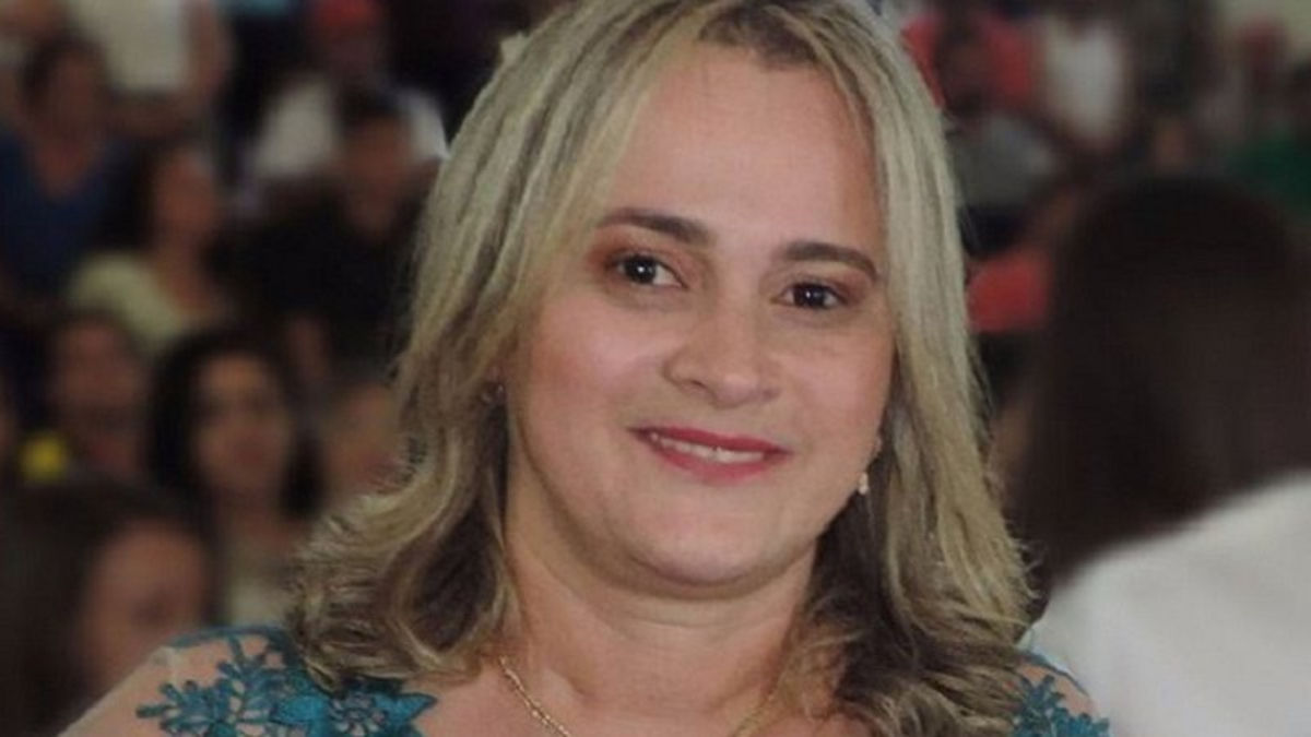 Prefeita Joanina Sampaio é vítima de atentado por Prefeita Joanina Sampaio é vítima de atentado