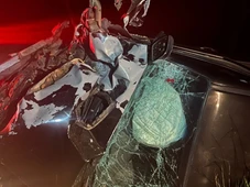 Imagem - Mãe e filhos de 7 e 9 anos morrem em grave acidente no extremo sul da Bahia