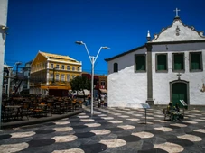 Imagem - Idosa branca é presa após se dizer superior a policial negro em Salvador