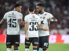 Imagem - 'Estamos vivíssimos para o segundo jogo', declara goleiro do Vitória após derrota na Copa do Brasil