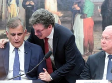 Imagem - CCJ aprova PEC que acaba com a jornada de trabalho 6x1