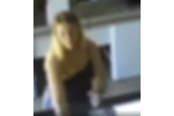 Cãmeras de mercearia flagraram crime por Reprodução