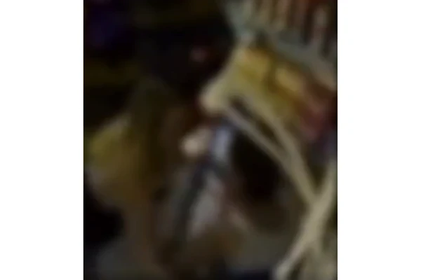 Cãmeras de mercearia flagraram crime por Reprodução