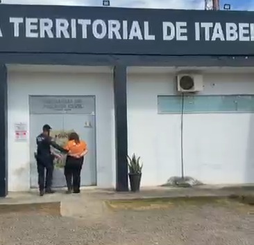 Funcionária é presa por roubar dinheiro do caixa de loja na Bahia por Reprodução