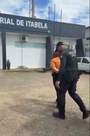 Funcionária é presa por roubar dinheiro do caixa de loja na Bahia por Reprodução