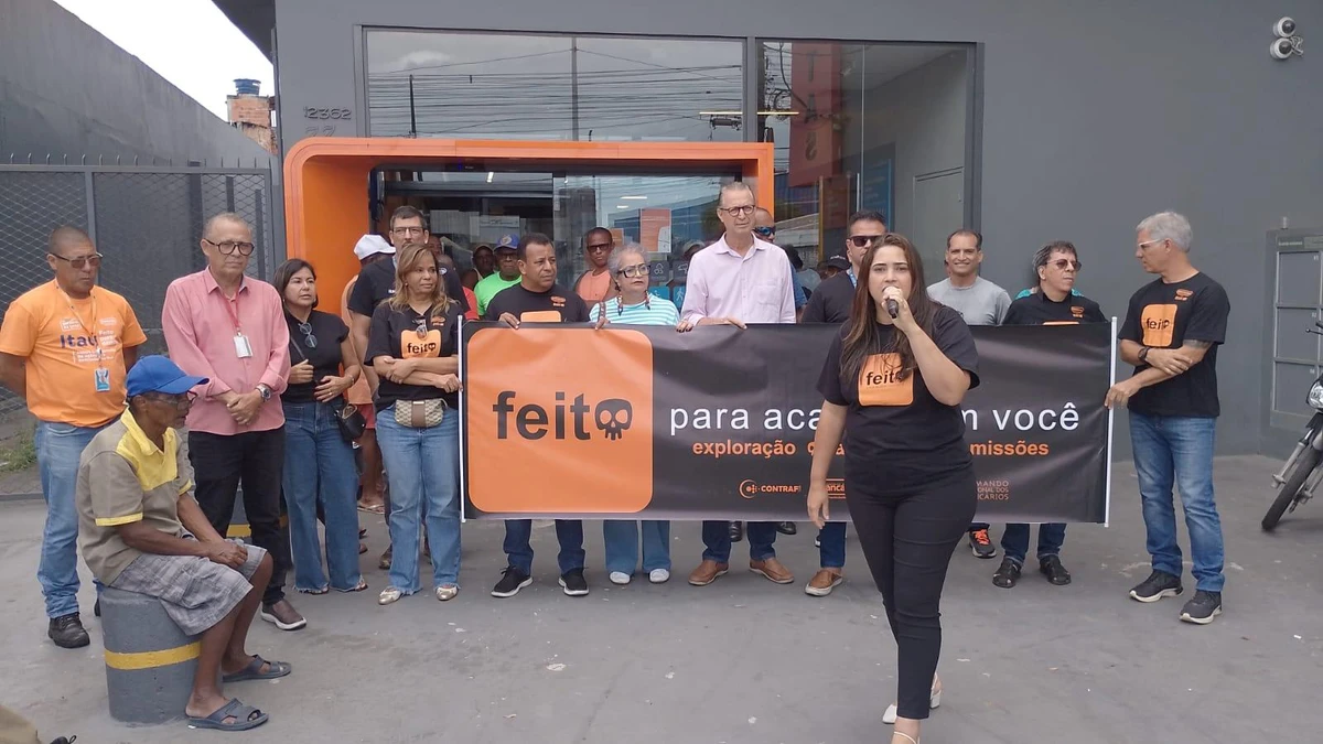 Funcionários realizaram protesto em unidade do Itaú 