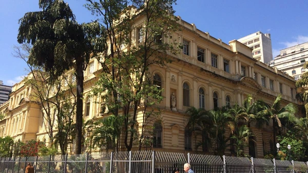 O berço da educação em SP: projetado por Ramos de Azevedo, o icônico Caetano de Campos guarda 180 anos de história e o legado de gênios brasileiros por Wikimedia Commons