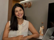 Imagem - Lembra dela? Veja como está Luiza Rabello, do meme ‘Menos Luiza, que está no Canadá’