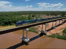 Imagem - Com investimento de R$ 5 bilhões, maior ferrovia em construção no Brasil avança 1 km por dia