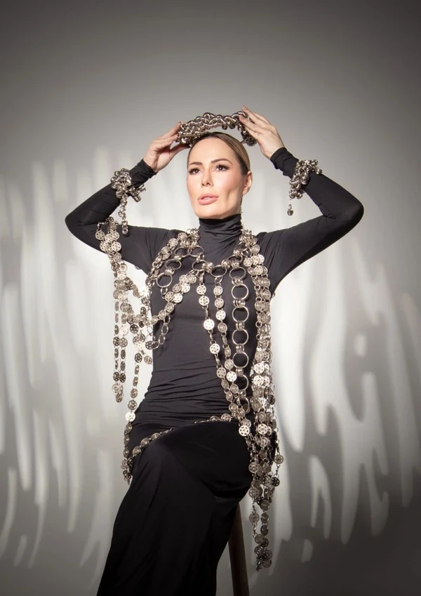 A influenciadora Ju Isen por Divulgação