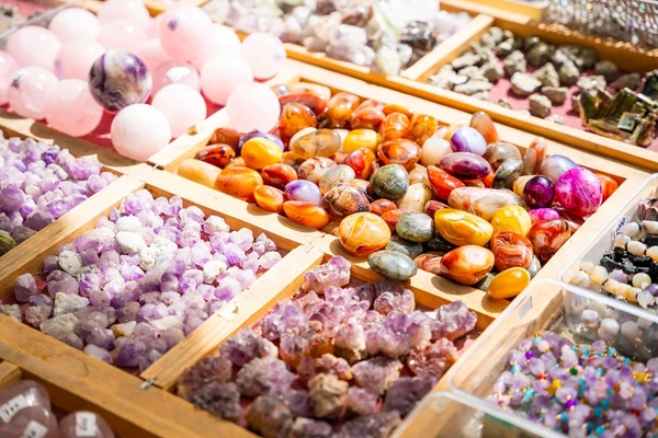 Cristais e pedras preciosas por Shutterstock