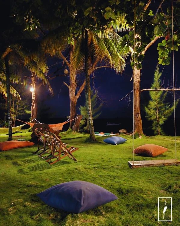 Ilha à noite por Divulgação