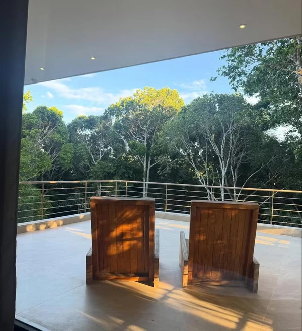 Isis Valverde e Marcus Buaiz compartilharam cliques em Trancoso por Reprodução/Instagram