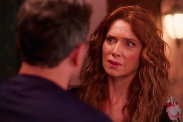 Janete se irrita com a confusão de Alaorzinho e Zilá em sua casa em ‘Coração Acelerado’