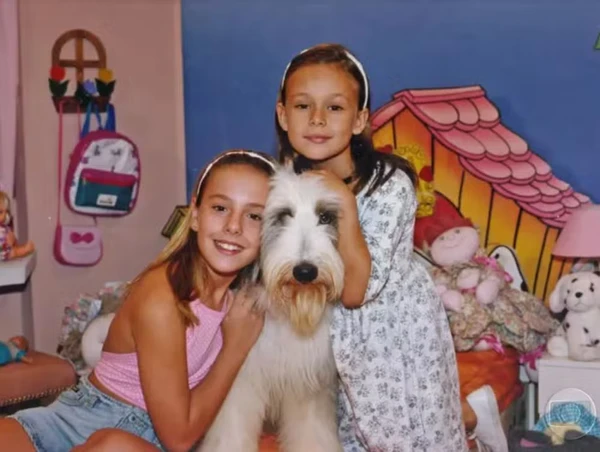 KANANDA RAIA E ALESSANDRA AGUIAR EM CENA DA NOVELA VIRA-LATA por Divulgação/TV Globo