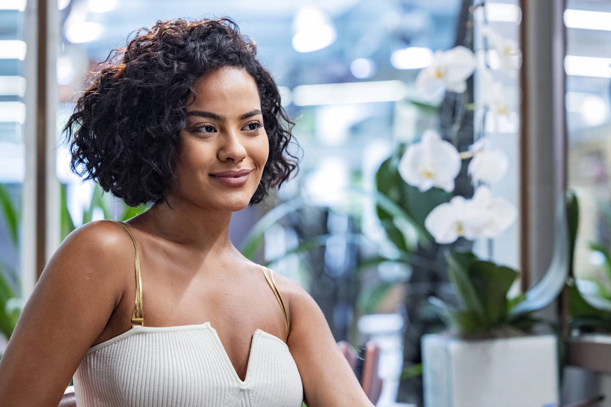 Libra – Maria de Fátima (Vale Tudo): Sedutora e focada em subir na vida através de conexões sociais. Usa seu charme e beleza para equilibrar suas jogadas ambiciosas. por Fabio Rocha/Globo