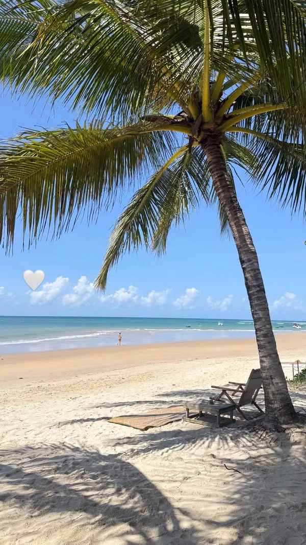 Mansão que Isis Valverde e Marcus Buaiz estão hospedados em Trancoso por Reprodução/Instagram