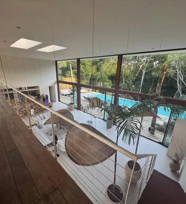 Mansão que Isis Valverde e Marcus Buaiz estão hospedados em Trancoso por Reprodução/Instagram