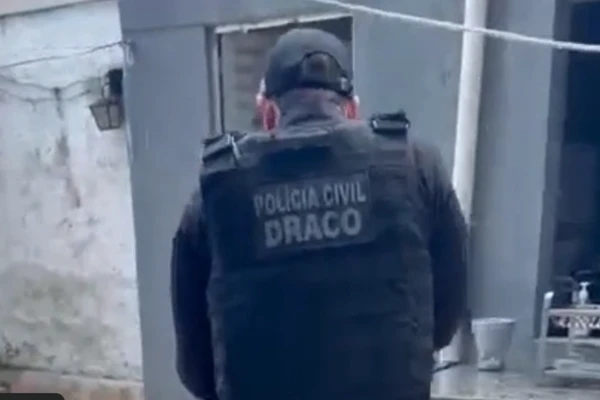 Operação aconteceu em posto avançado do Detran por Polícia Civil