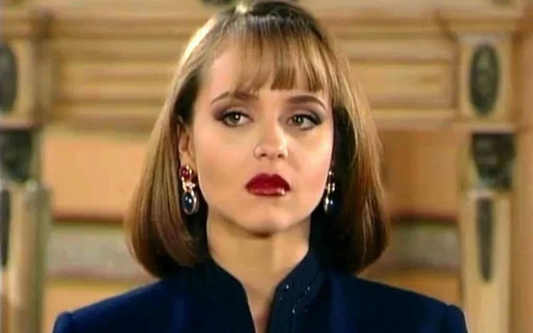 Peixes – Paola Bracho (A Usurpadora): Sonhadora (à sua maneira torta), dramática e mestre em se fazer de vítima quando necessário para manipular o emocional alheio. por Televisa/Reprodução