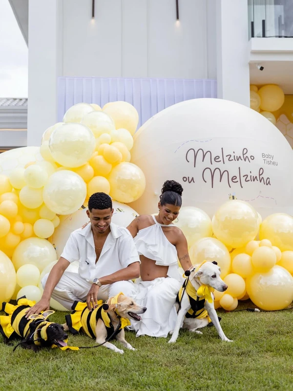 Sheuba e Tiago descobriram que esperam uma menina por Reprodução/Instagram