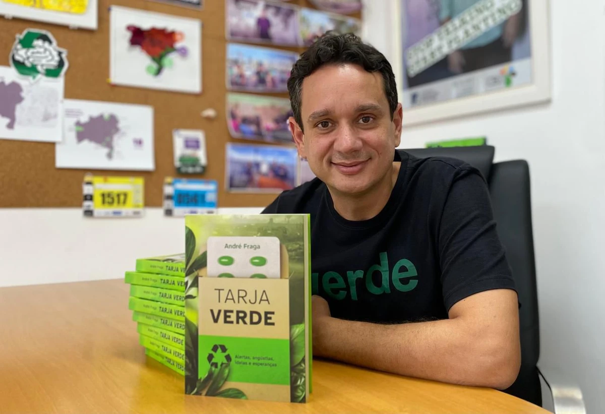 André Fraga lançou recentemente, de forma gratuita, o livro “Tarja Verde”, no qual propõe uma reflexão sobre a relação entre meio ambiente e política