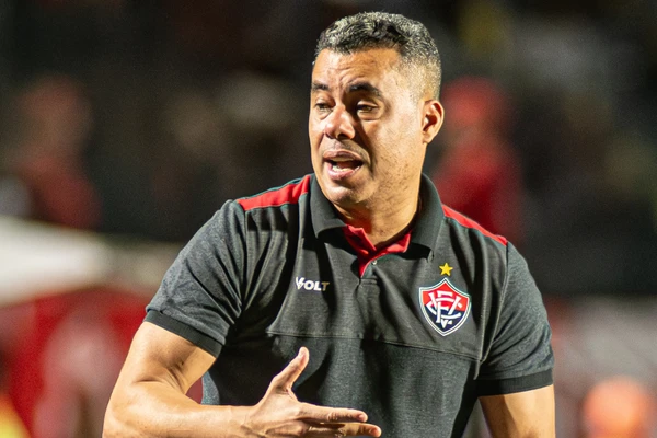 Vitória teve 14 desfalques por lesão contra o Flamengo