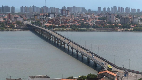 Casarões históricos, ruas de pedra e cultura viva, a cidade mistura passado e presente de um jeito que você sente enquanto explora por Pexels