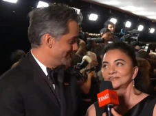 Imagem - Mãe de Wagner Moura promete cozinhar vatapá para apresentador no tapete vermelho da revista Time