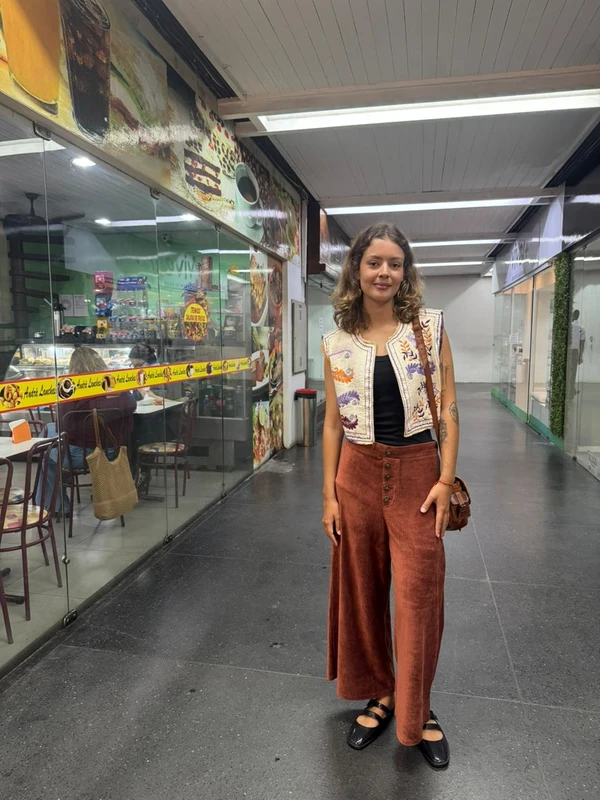 Ári, filha de Drica, segue os passos da mãe 