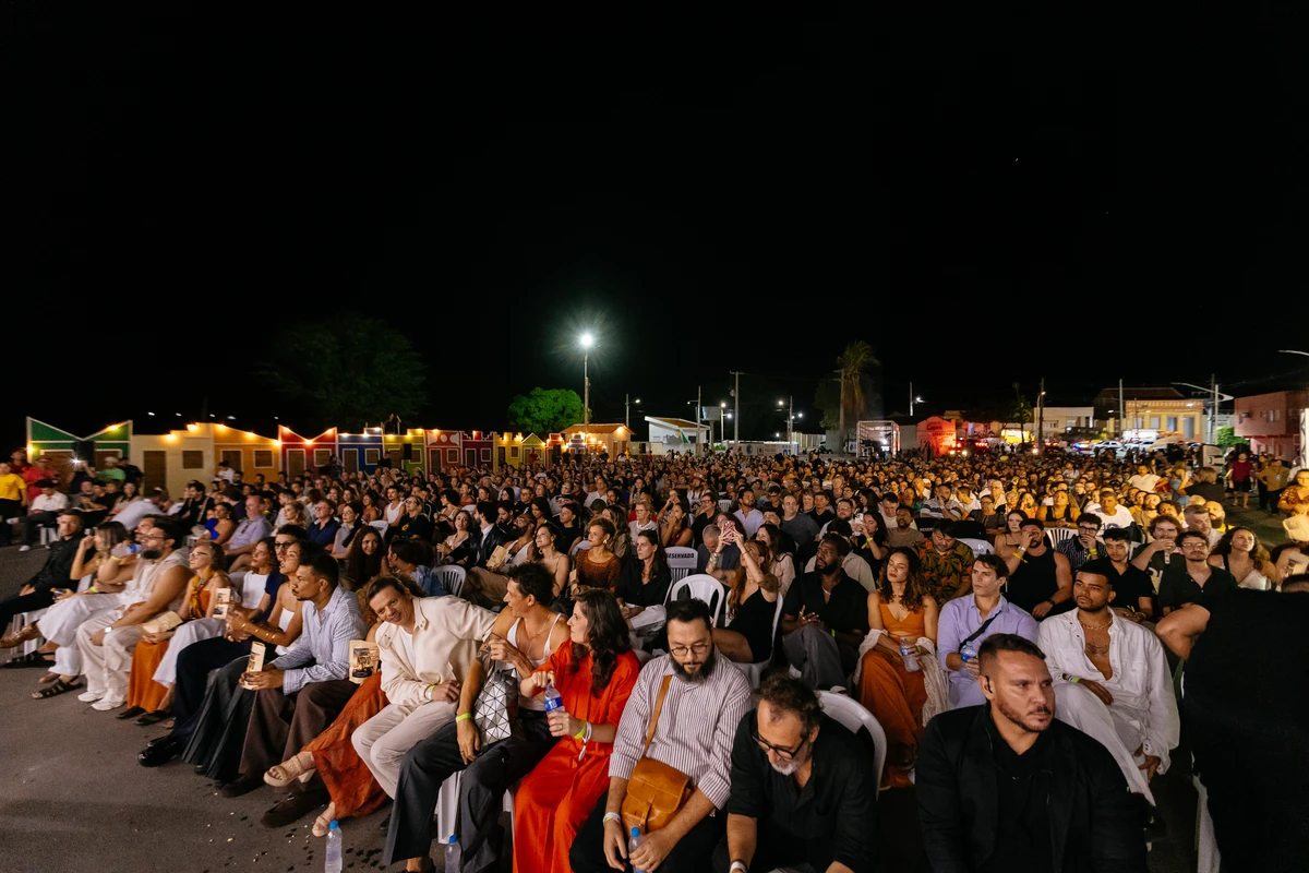 Cangaço Novo estreia em Cabaceiras por Felipe Gomes