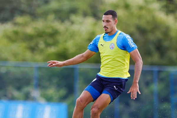 Gabriel Xavier deve ser titular na zaga do Bahia contra o Santos