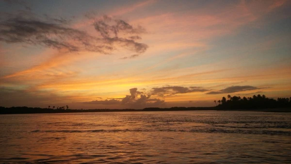 Águas cristalinas e sossego absoluto na Ilha de Boipeba, um refúgio baiano que parece ter parado no tempo por Wikimedia Commons