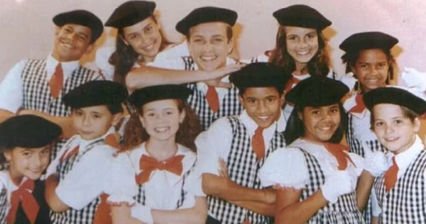 Jéssica Nigro (a primeira da fileira inferior) foi uma das integrantes do grupo As Crianças Mais Amadas do Brasil, entre 1998 e 1999 por Divulgação