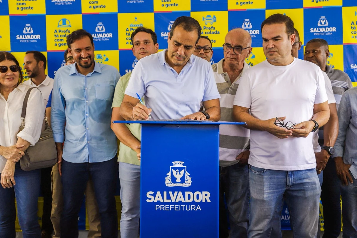 Prefeito Bruno Reis assina ordem de serviço